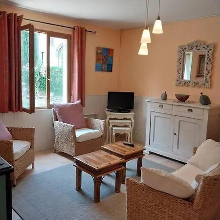 Maison De Clos Du Bayle Holiday home Sanilhac-et-Sagries